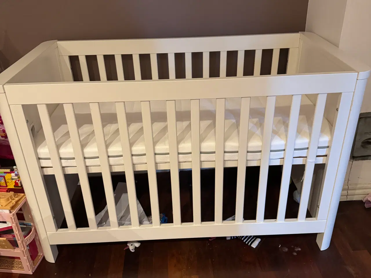 Billede 1 - Tremmeseng med ny madras