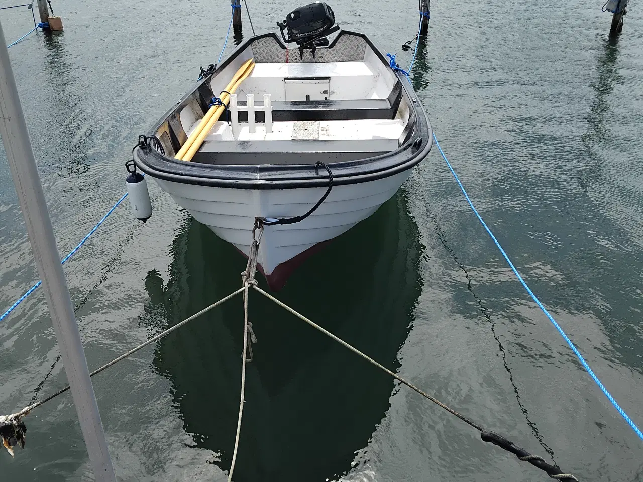 Billede 1 - 15 f. Jolle med 6 hk motor