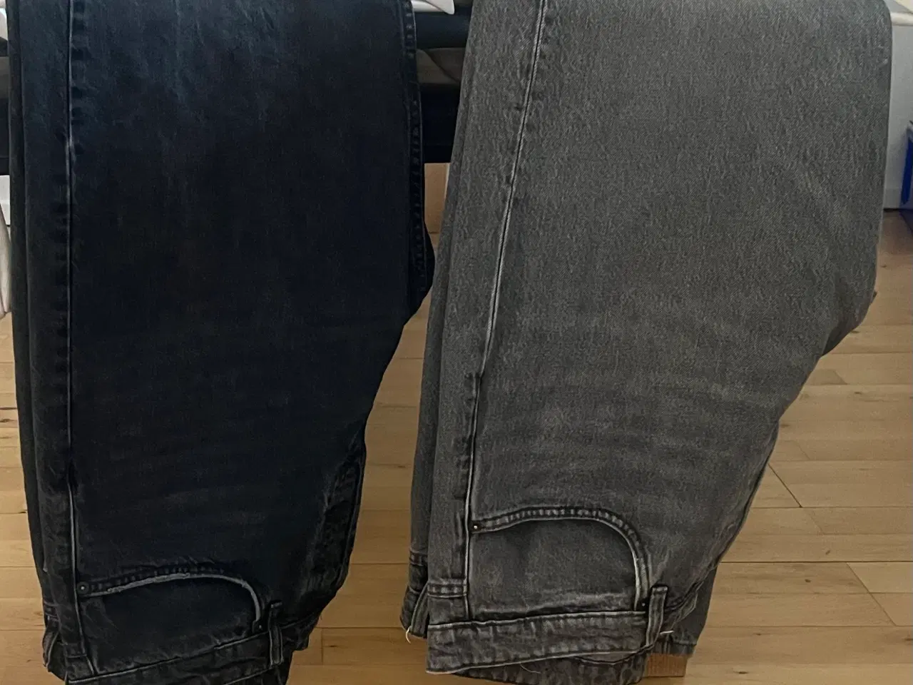 Billede 1 - 2 par zara herre jeans str 44
