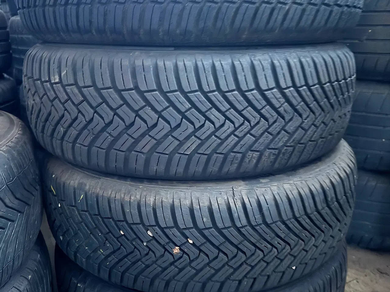 Billede 4 - Helårs dæk næsten som nye