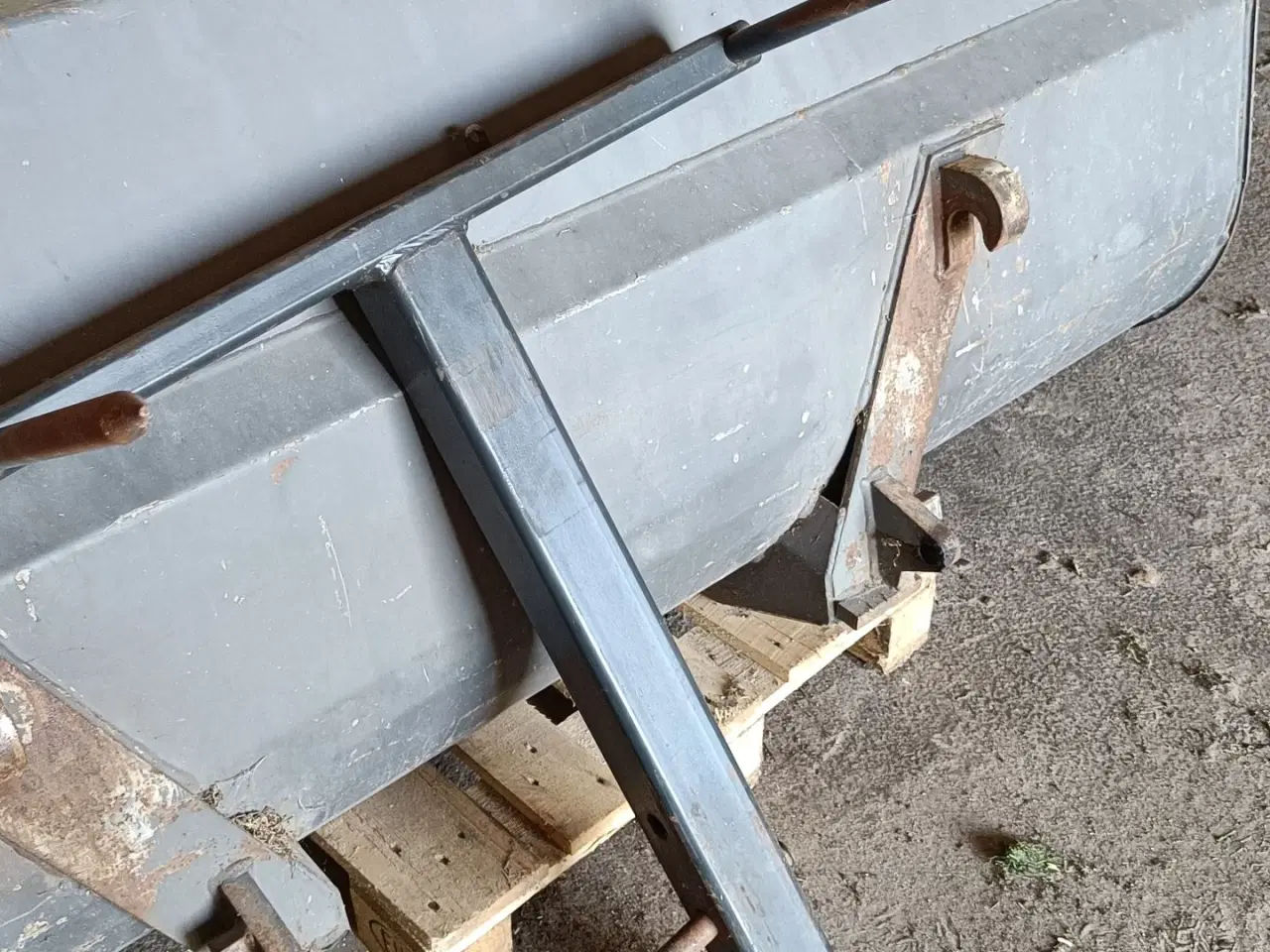 Billede 20 - Ford 8210 med frontlæsser