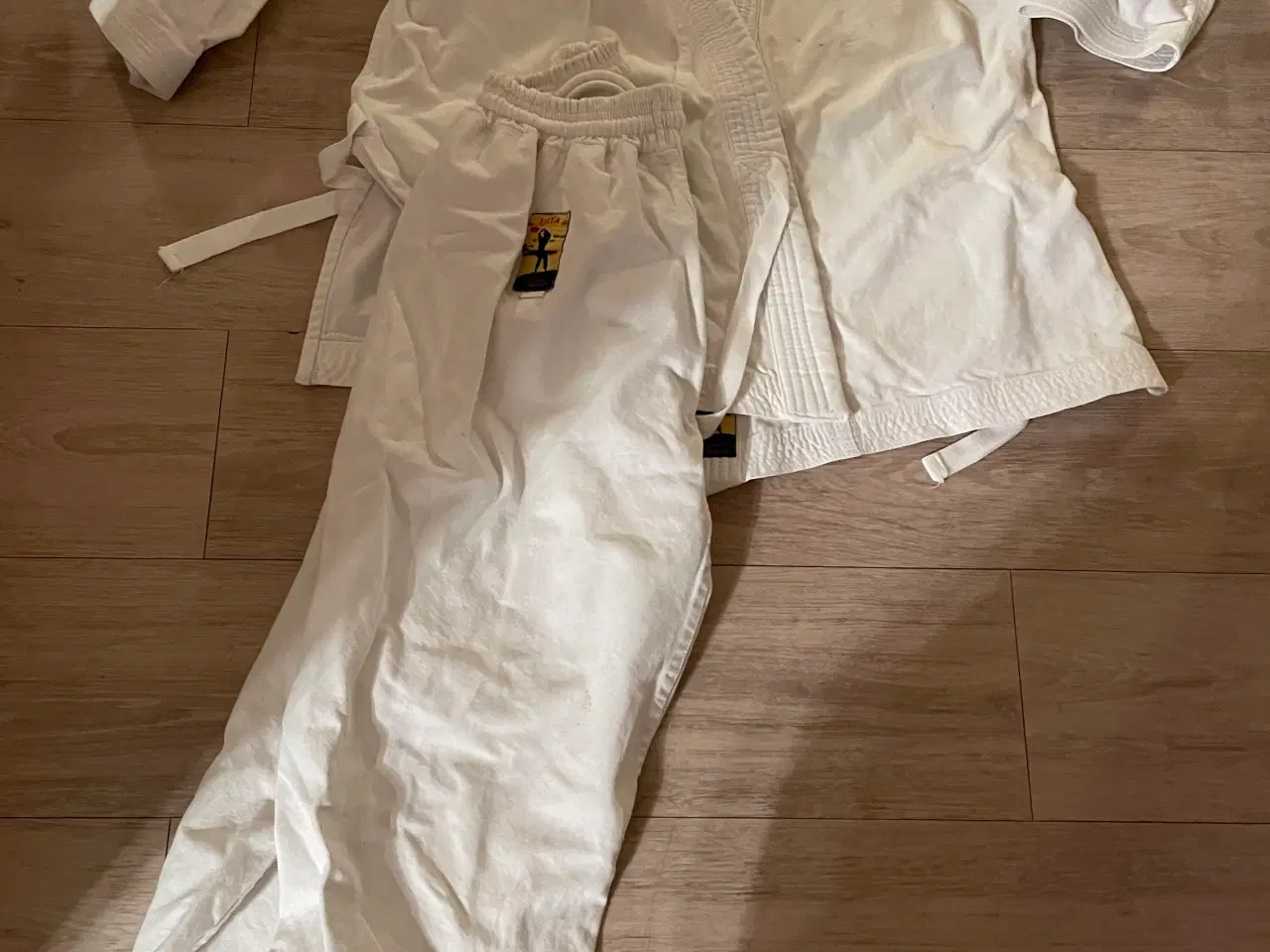 Billede 1 - Karate GI, brugt, fin stand
