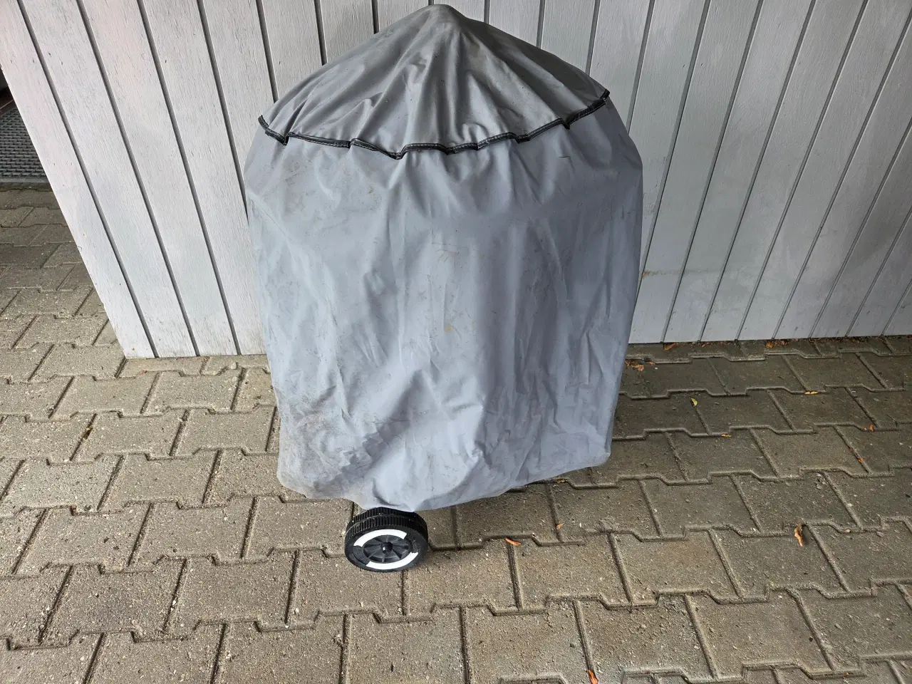Billede 3 - Weber kuglegril til kul 47 cm. (den lille)