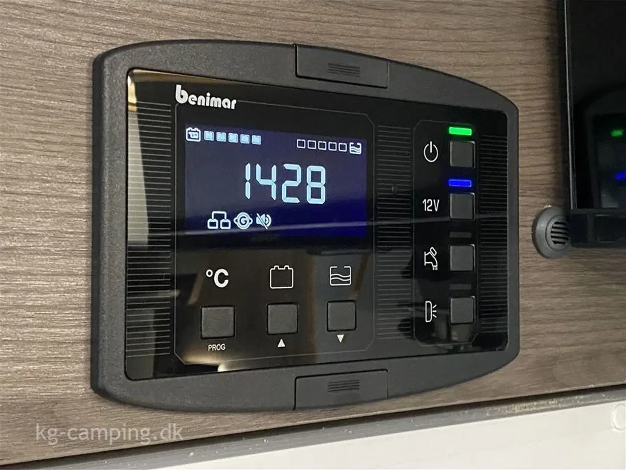 Billede 16 - 2023 - Benimar Amphitryon 998 3500 kg   Særdeles velholdt Benimar AMPHITRYON 998 ALDE - Vognen kan vejes op til 4.400 kg.