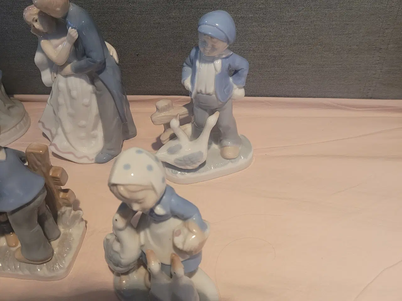 Billede 5 - Porcelæn figur 7 stk samlet pris 