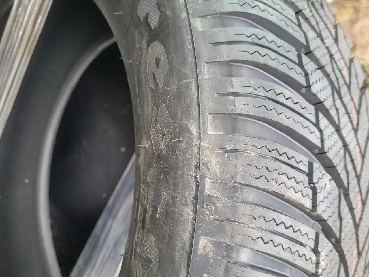 Billede 3 - 255/55R18 firestone vinter