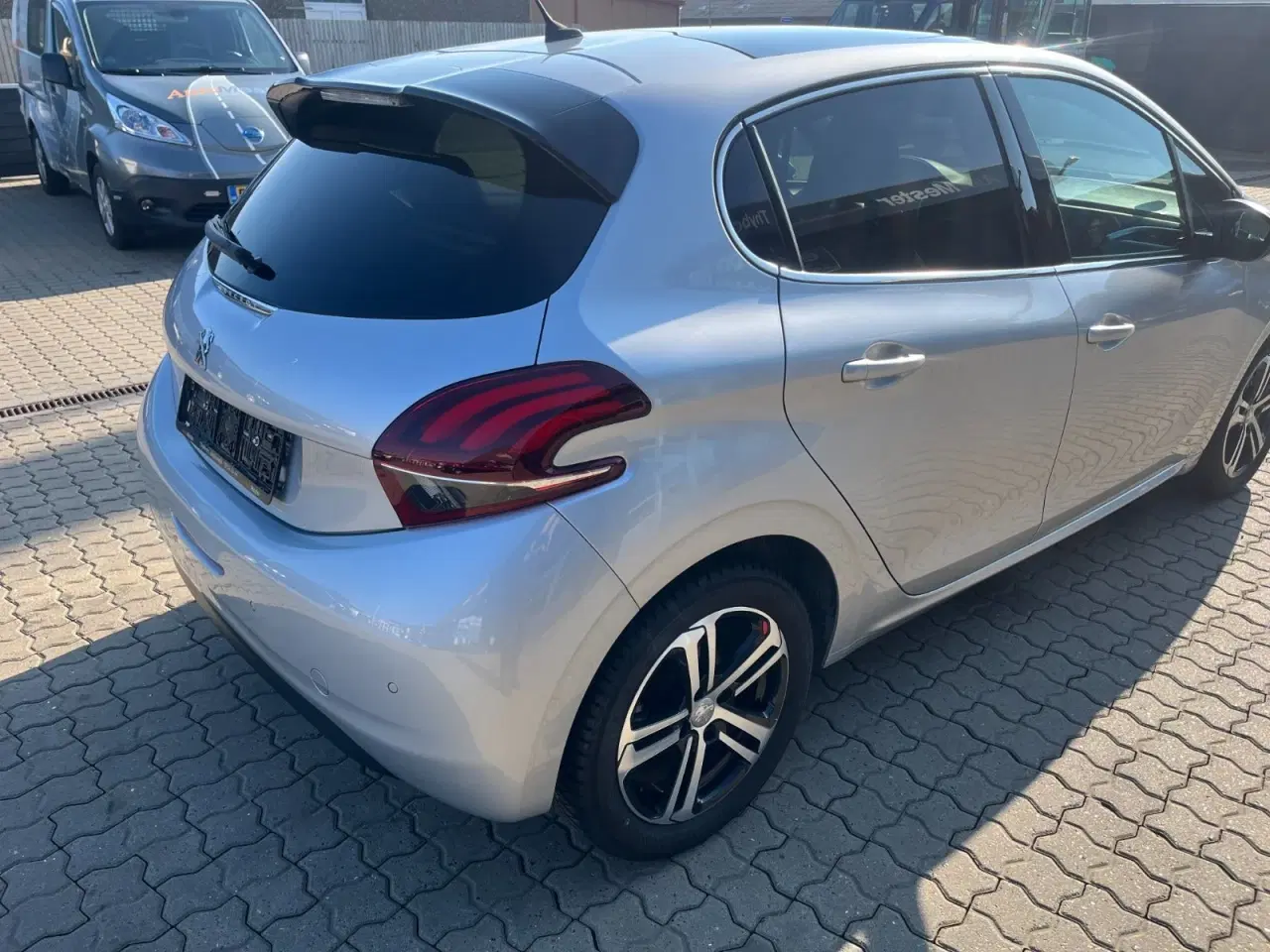 Billede 6 - Peugeot 208 1,6 BlueHDi 100 Desire Sky