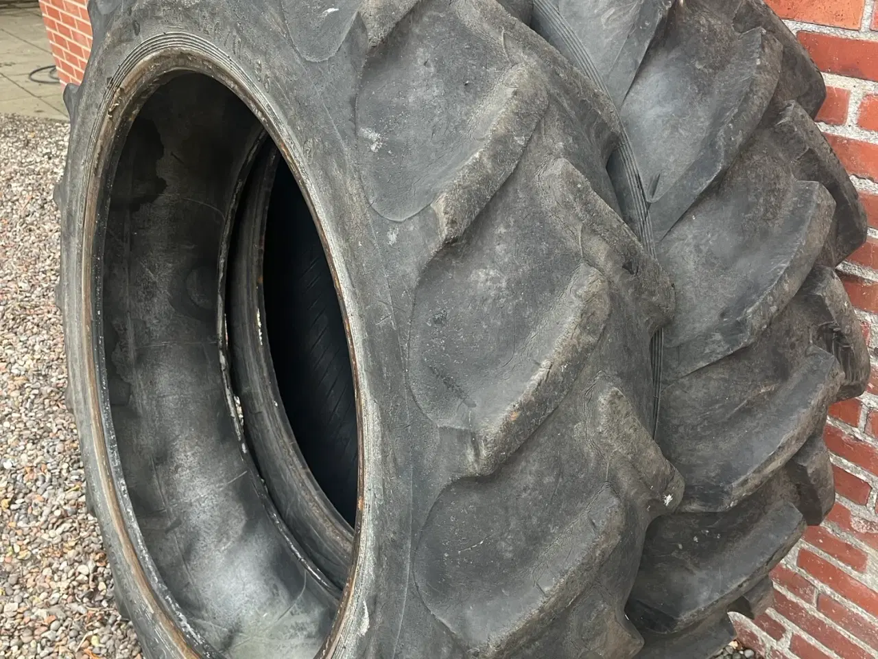 Billede 7 - Fælge med dæk og 2 løse dæk og slanger Ford 4000