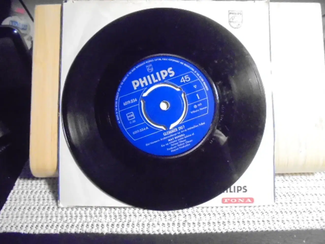 Billede 2 - SINGLE: Nat Russel og lille Kitty