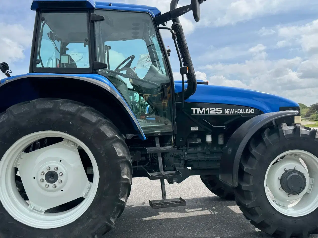 Billede 11 - New Holland TM 125 KUN 3600 TIMER OG AFFJEDRET KABINE!