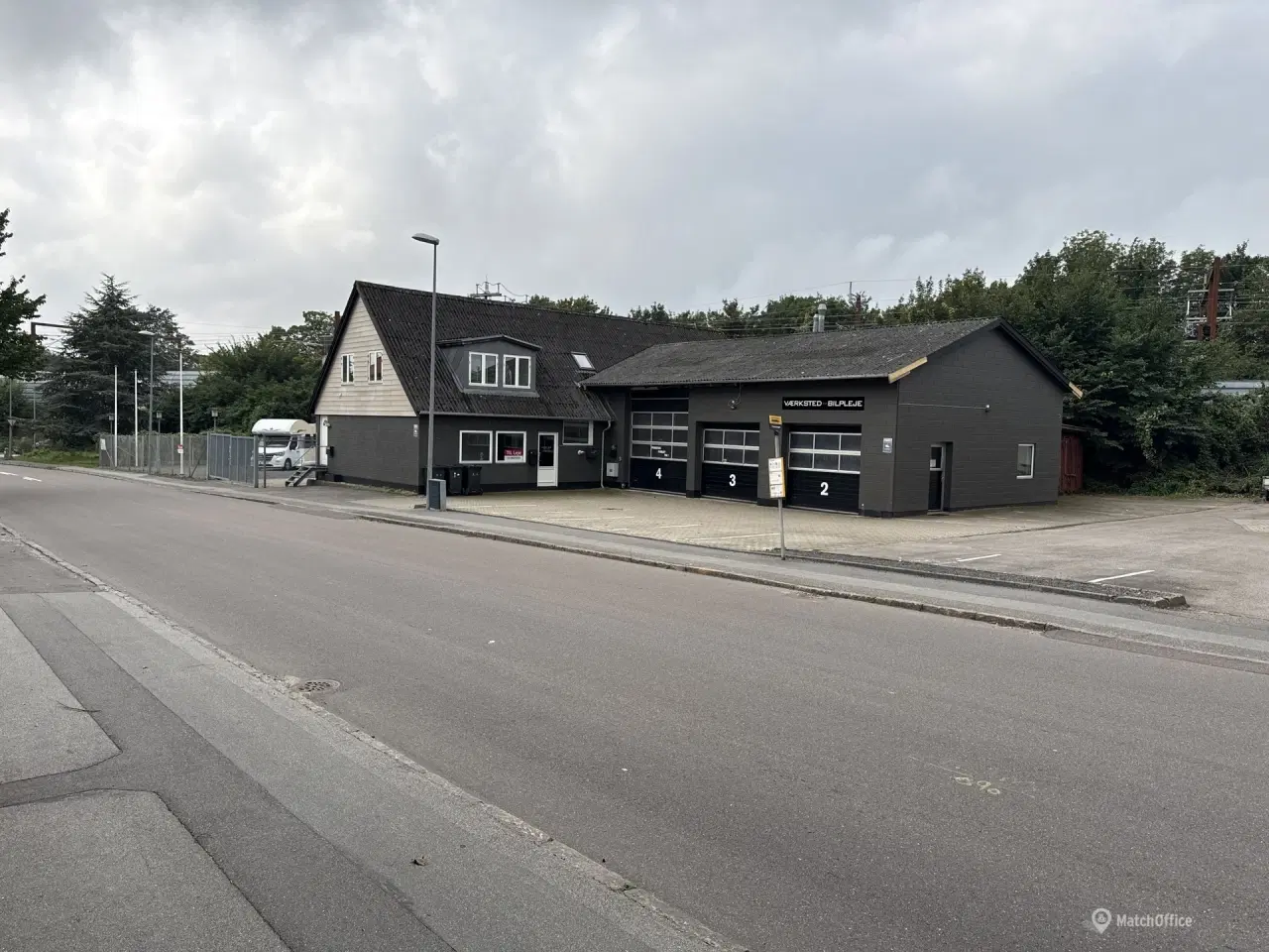 Billede 1 - Autoværksted eller klargøring