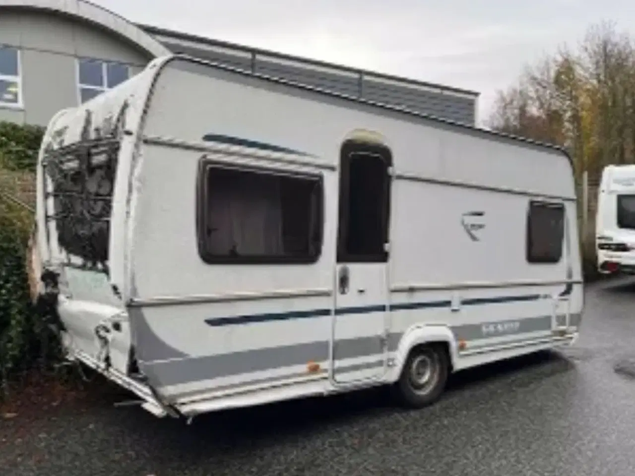 Billede 1 - Skadet campingvogn