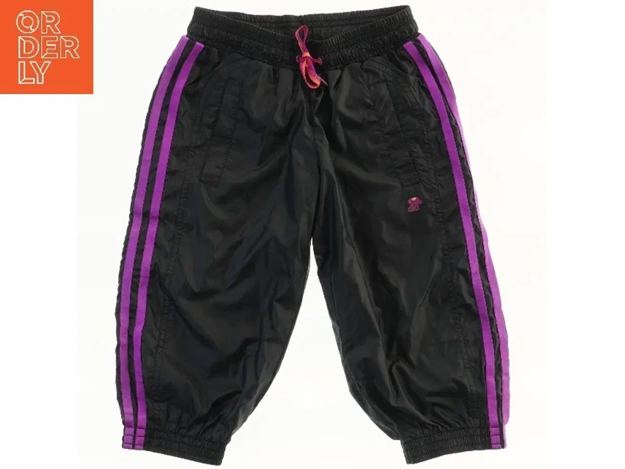 Billede 1 - Træningsbukser med Lilla Striber fra Adidas (str. 128)