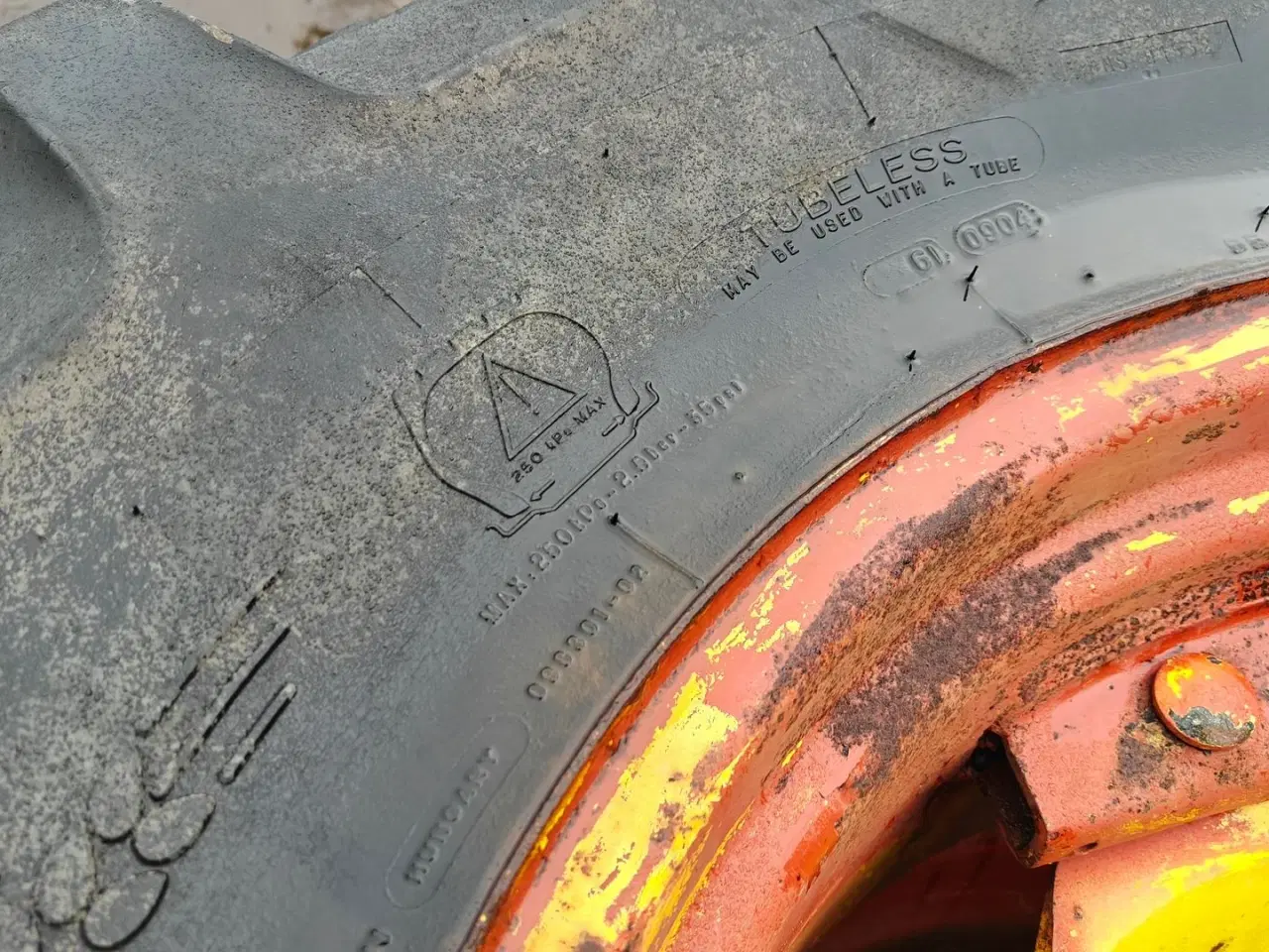 Billede 8 - Kléber 380/85R24 XXX
