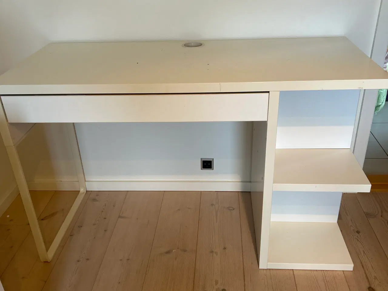 Billede 1 - Ikea skrivebord børn