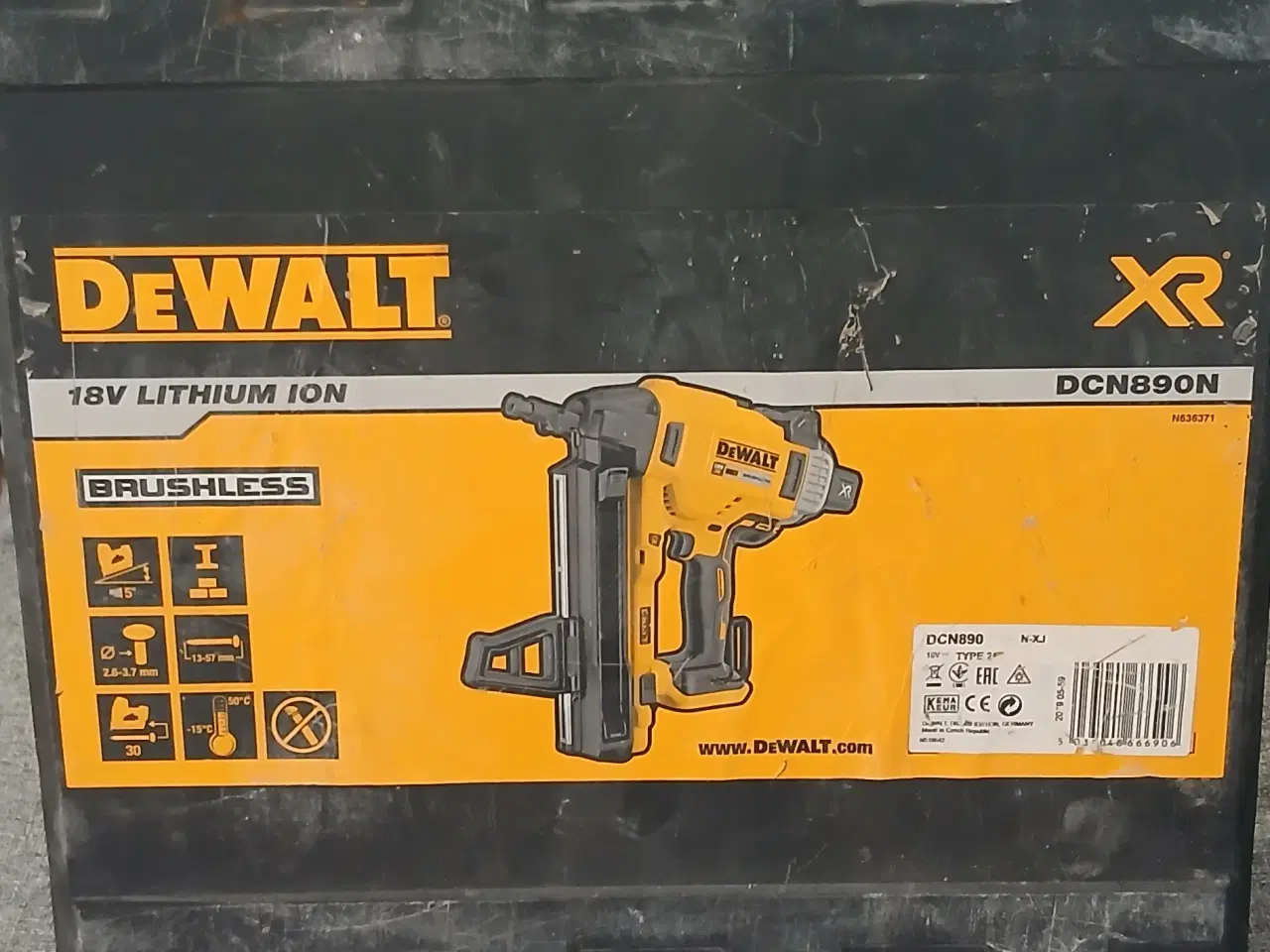 Billede 1 - Dewalt xr sømpistol med søm, 2stk batteri od lader
