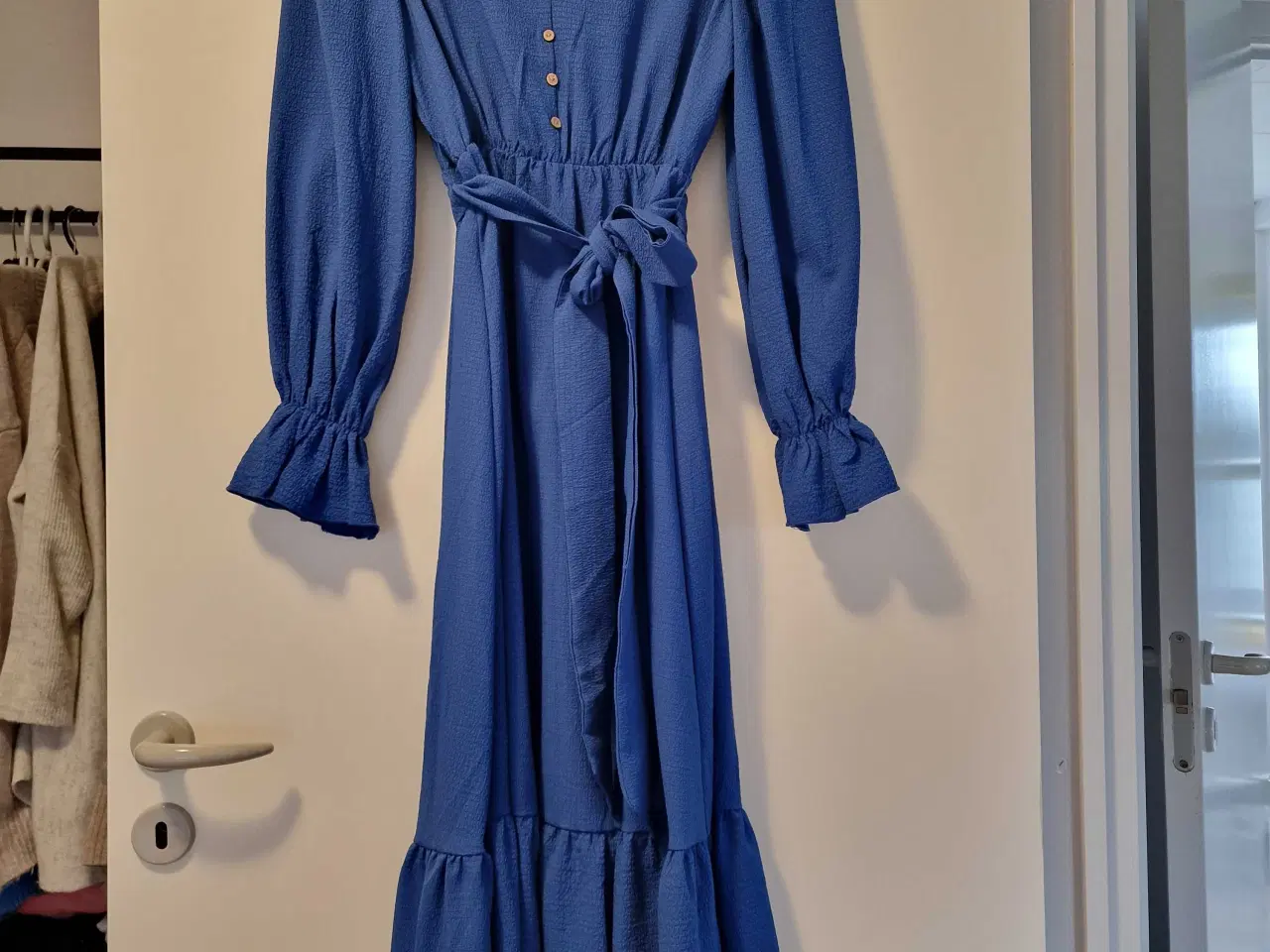 Billede 15 - Kjoler, nederdel og bluser sælges