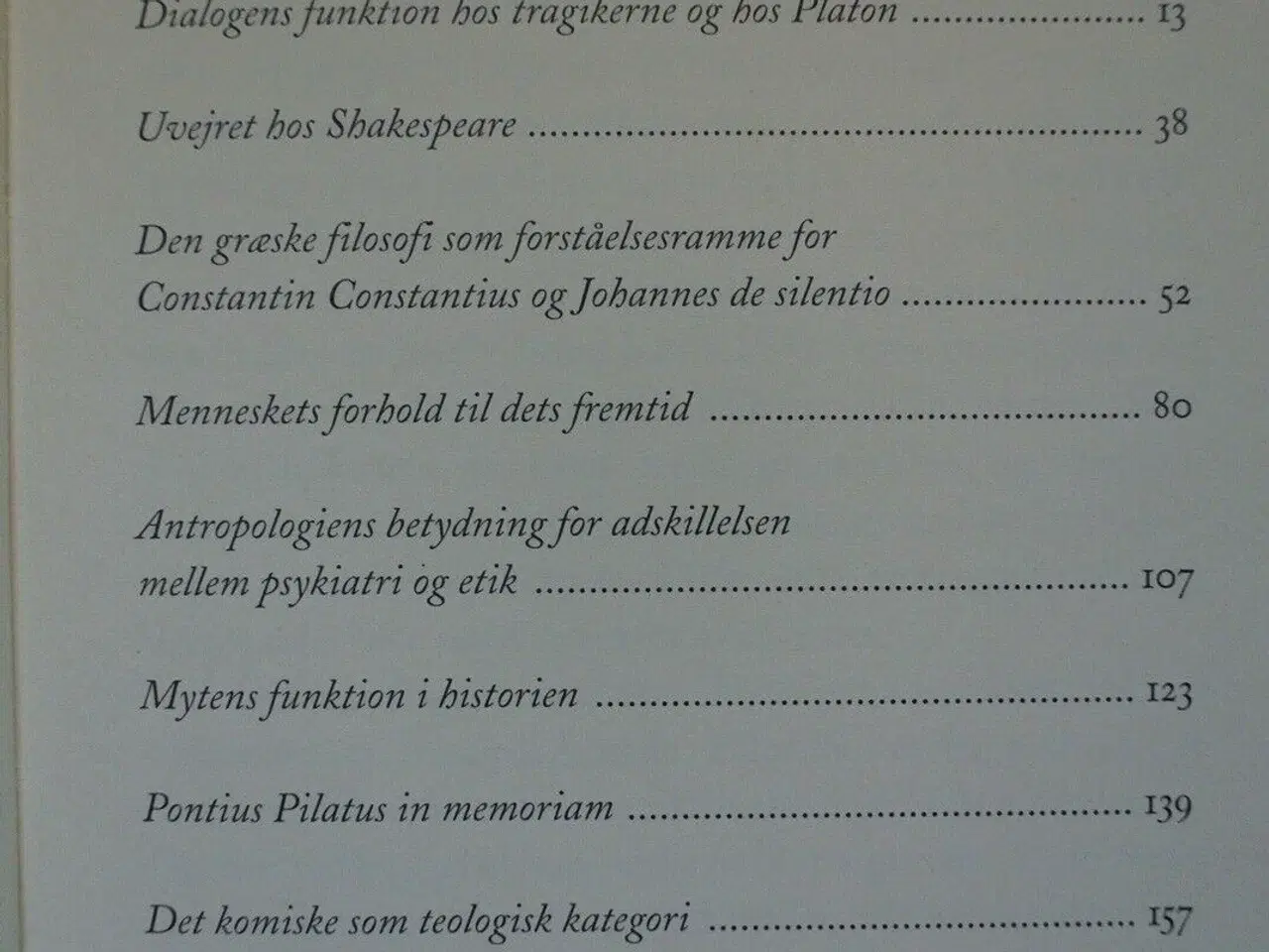 Billede 2 - 80 år med gud - afhandlinger og essays, af johanne