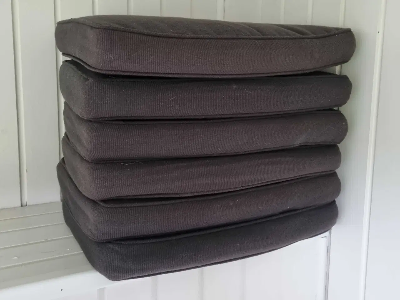 Billede 4 - Havebord med seks tilhørende stole 