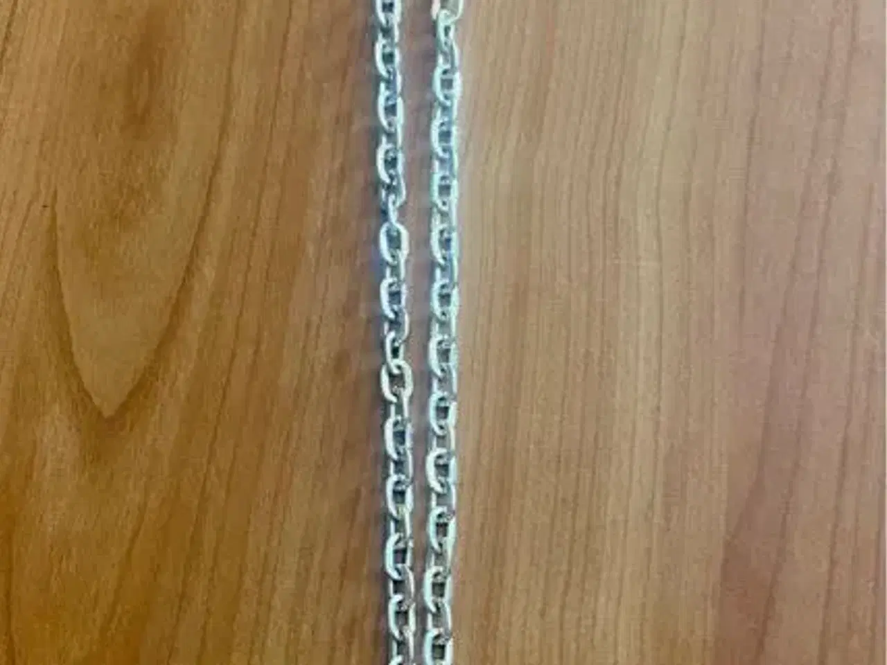 Billede 3 - Guldfarvet halskæde til salg