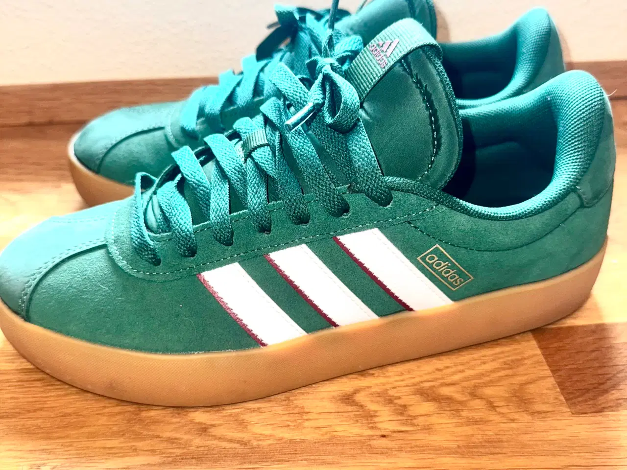 Billede 2 - Helt nye Adidas sko str. 40