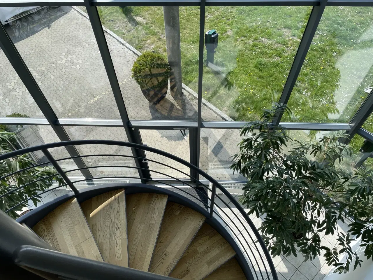 Billede 9 - Erhvervsejendom med kølelager og showroom nær København og E20