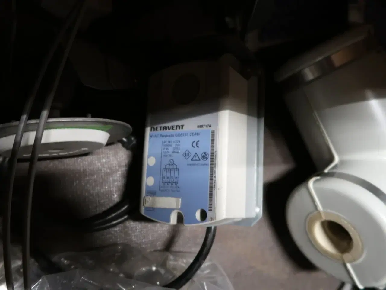 Billede 3 - Kasse med indhold