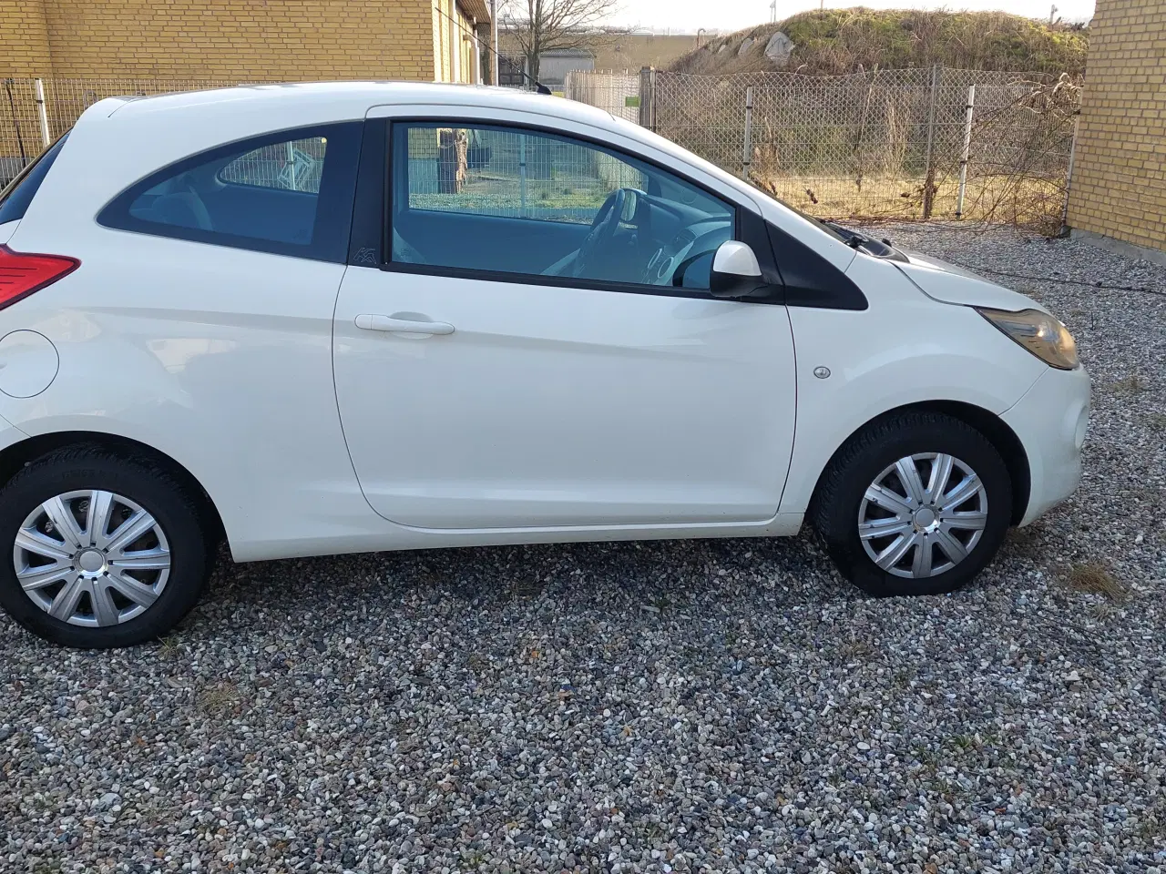 Billede 5 - NYSYNET FORD KA 1,2 MED LAVT KM. TAL