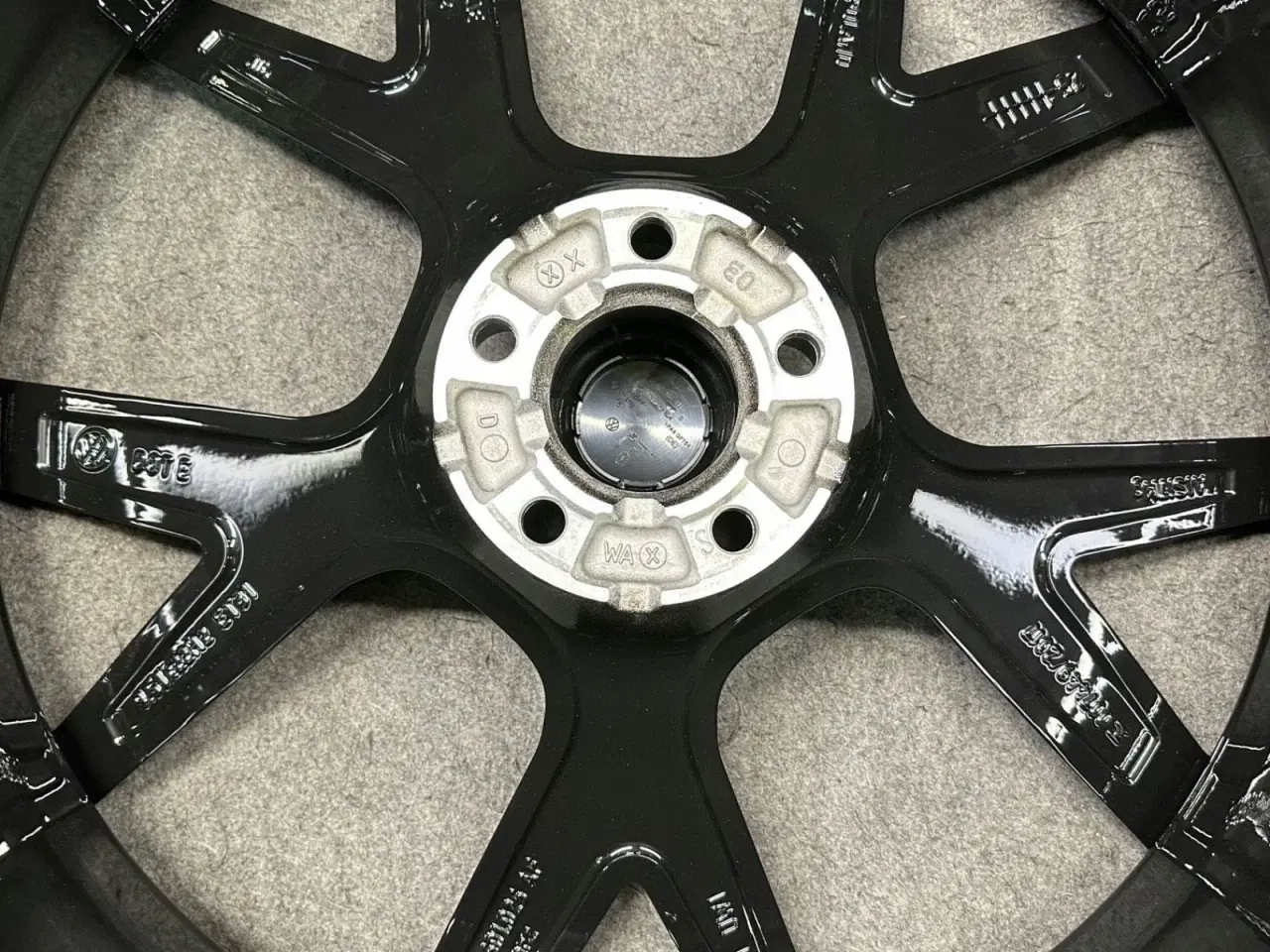 Billede 3 - ALUFÆLGE VW TOUAREG III R-Line Estoril 22''