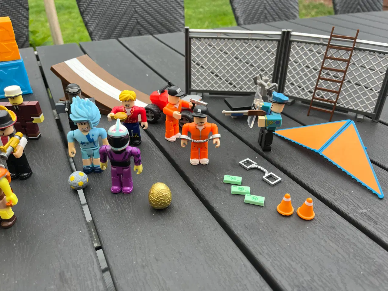Billede 4 - Roblox figurer (33 stk.)