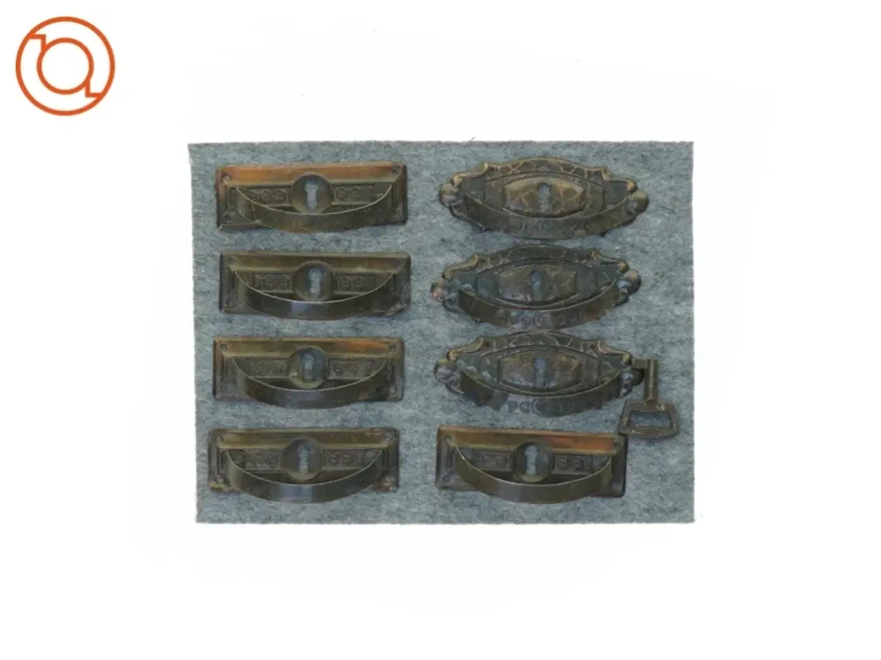 Billede 1 - Beslag samt nøgle, antikke, bruneret messing