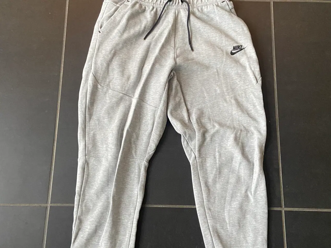 Billede 2 - Nike Tech Bukser 