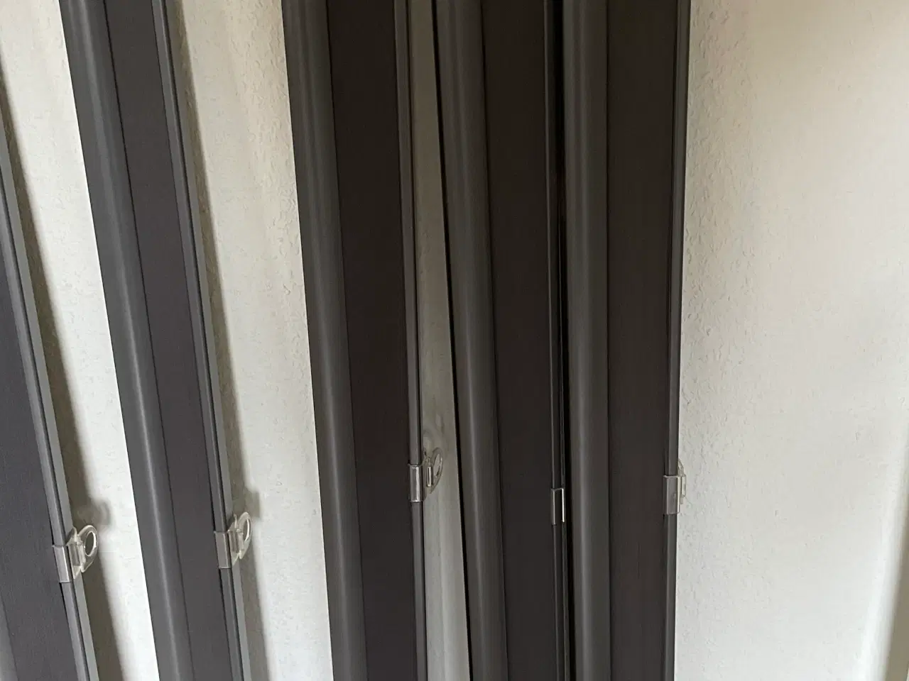 Billede 1 - 7 grå Hoppvals Plissegardiner m. touch, lysdæmp.