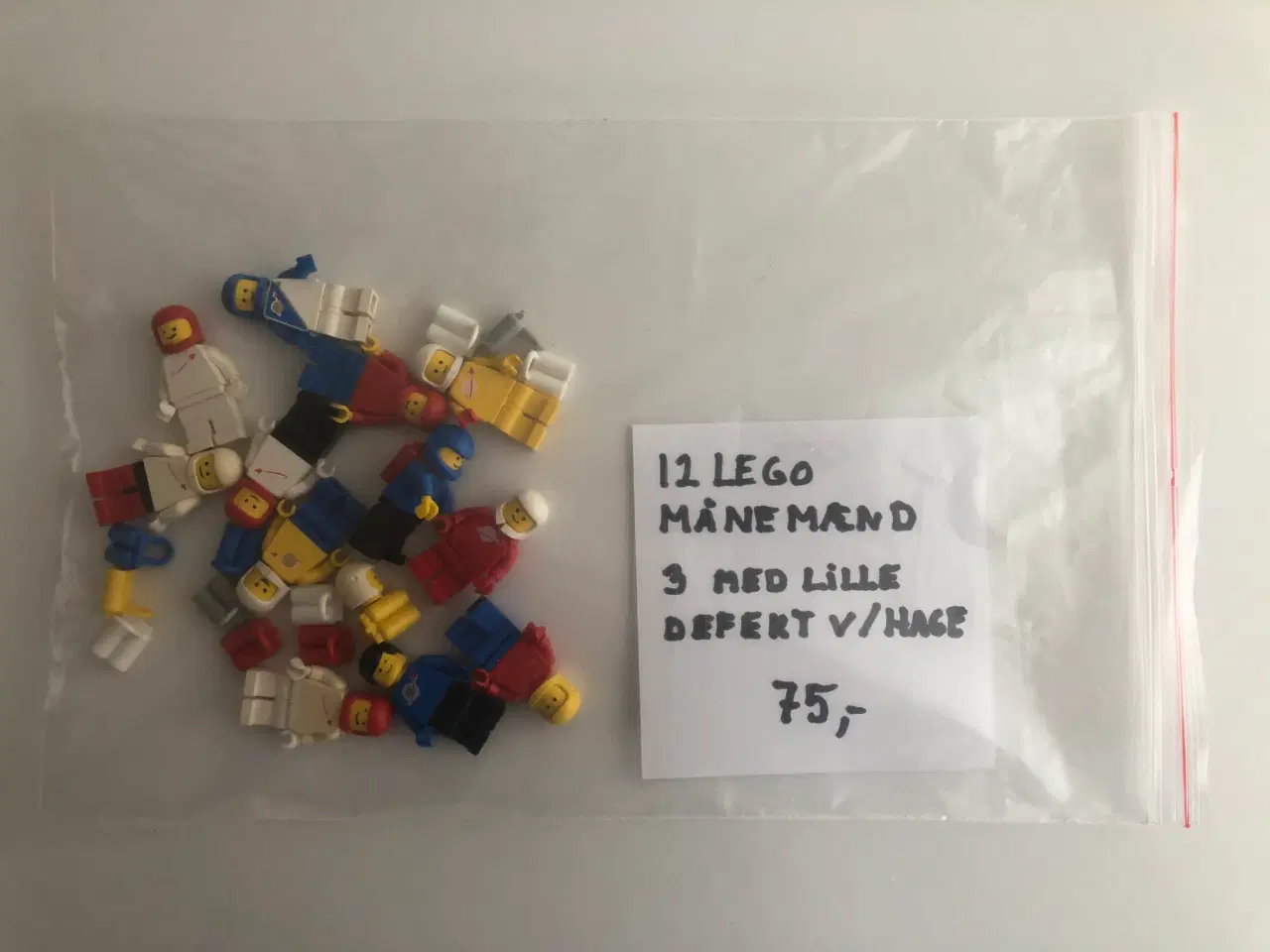 Billede 5 - LEGO 12 Månemænd med tilbehør hjelm og iltflasker