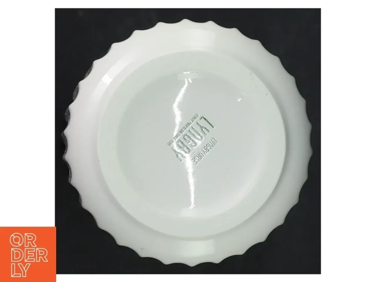 Billede 3 - Hvid porcelænsvase fra Lyngby (str. 15 cm. 8 cm i diameter)