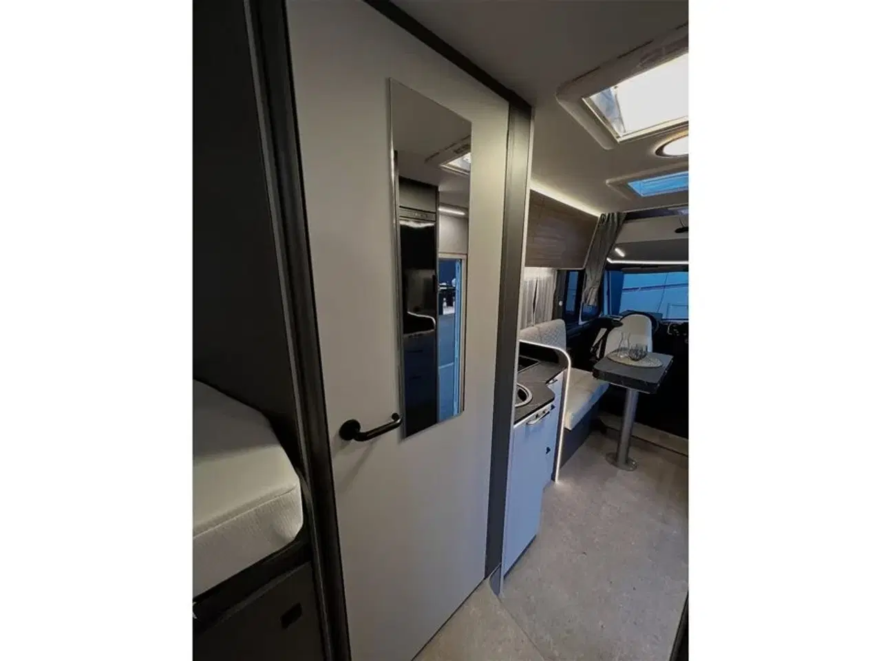 Billede 7 - 2026 - Etrusco I 7400 SBC Scandic Edition   Etrusco by Hymer er Italiensk Elegance og Komfort fra Hinshøj Caravan