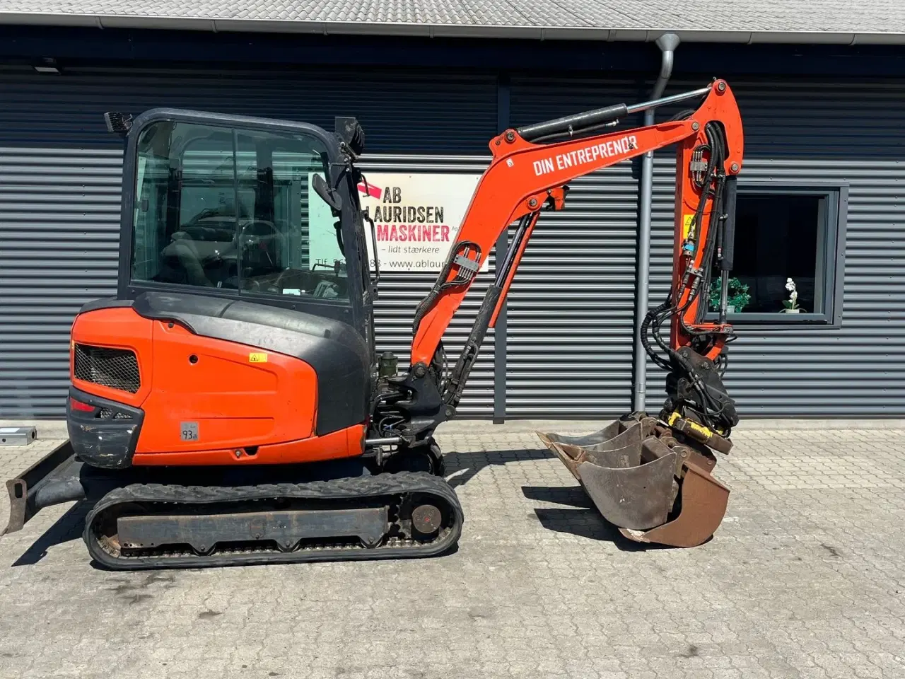 Billede 1 - Kubota kx027-4 Med Aftageligt Engcon rotortilt og centralsmørring.