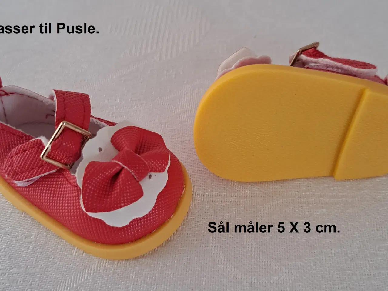 Billede 2 - Sko til Pusle dukken.