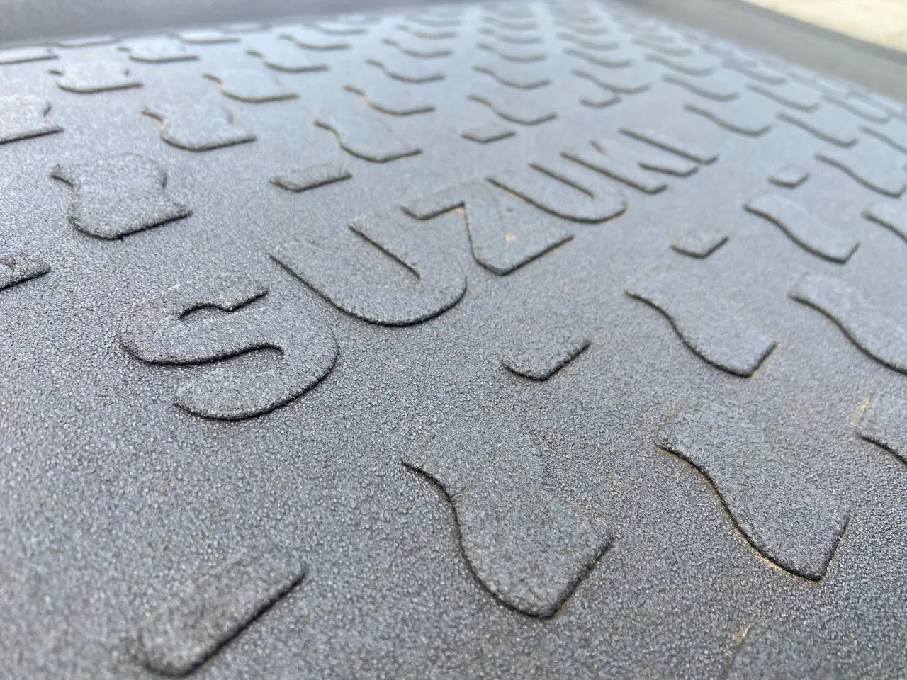 Billede 2 - Gummimåtter og bagagerumsbakke til Suzuki Swift