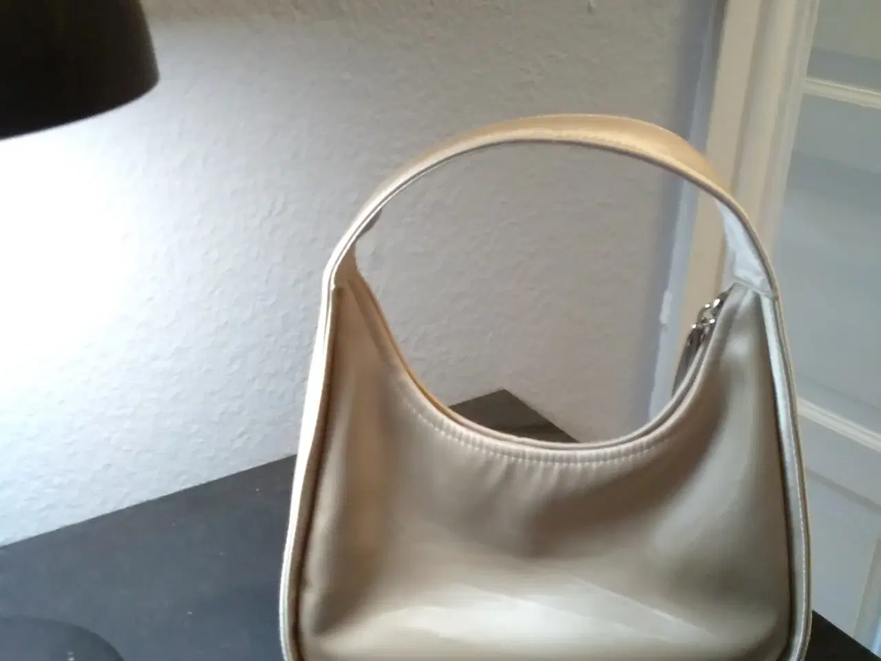 Billede 5 - DNKY lille taske aldrig brugt 