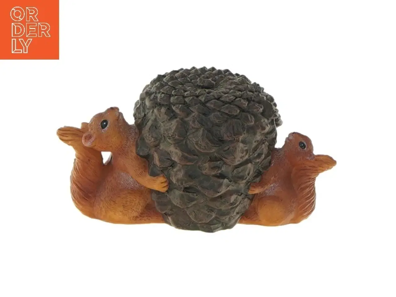 Billede 1 - Figur af egern med kogler fra Dreamworks (str. 12 cm)