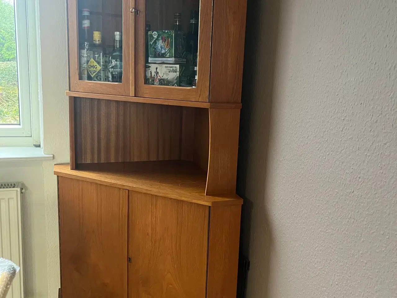 Billede 2 - Vitrineskab / barskab i teak