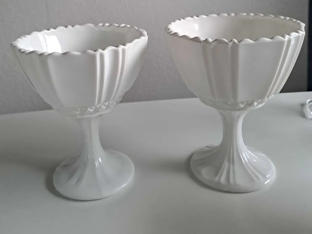 Billede 1 - Opaline skåle på fod 