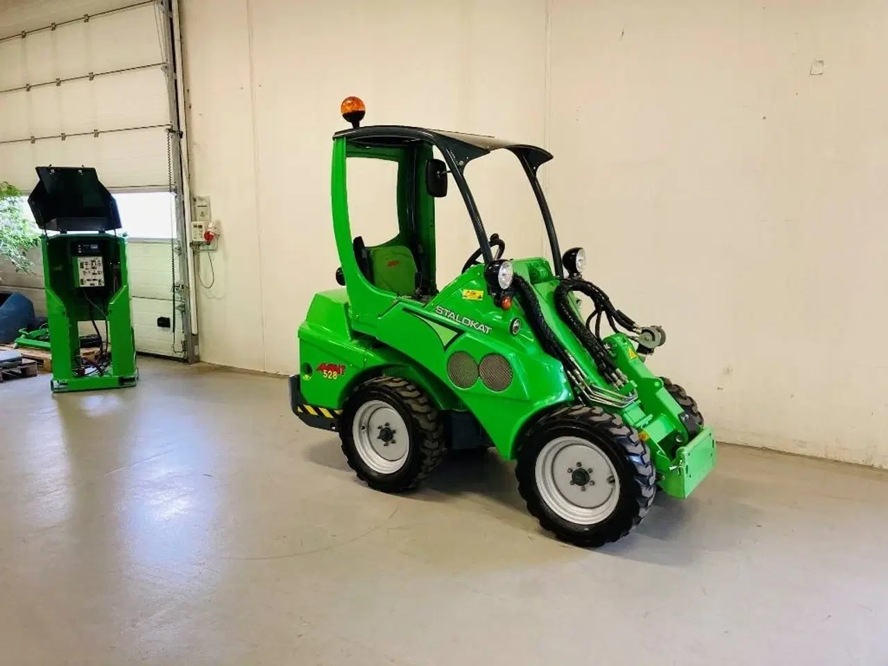 Billede 1 - Avant 528