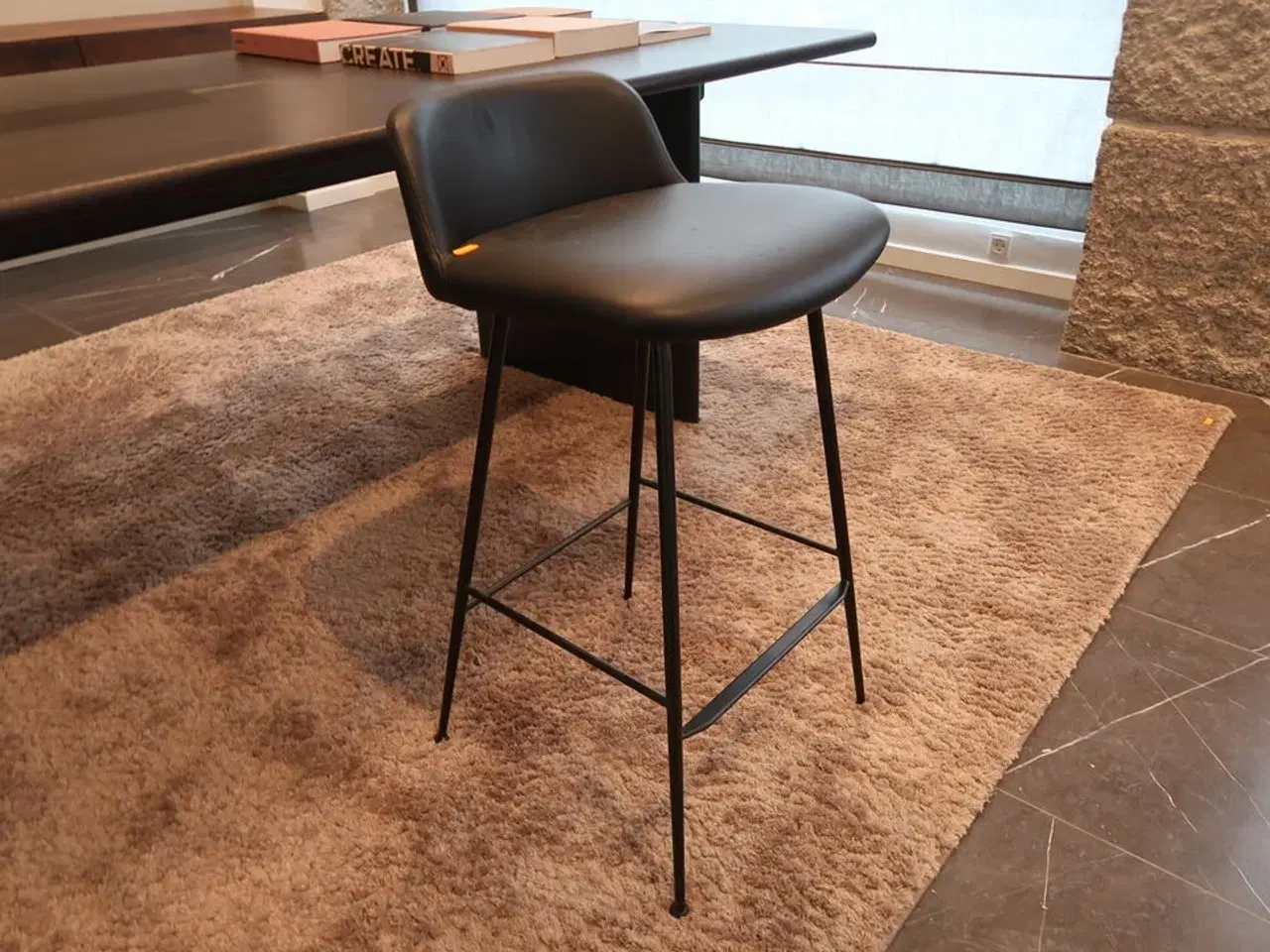 Billede 2 - &Tradition Rely HW88 Barstol - semi anilin læder