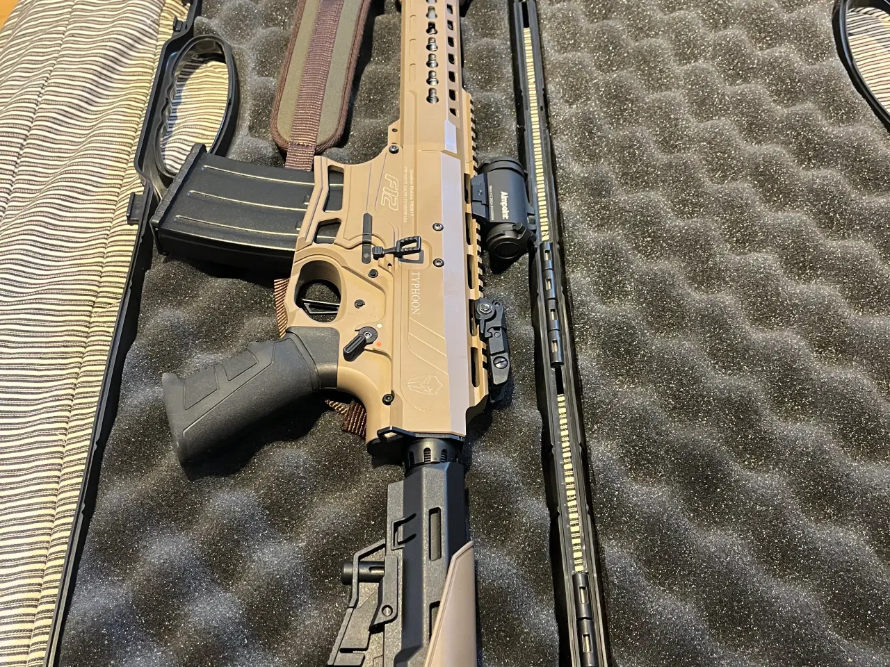 Billede 1 - Typhoon F12 med Aimpoint Micro H-2 2MOA