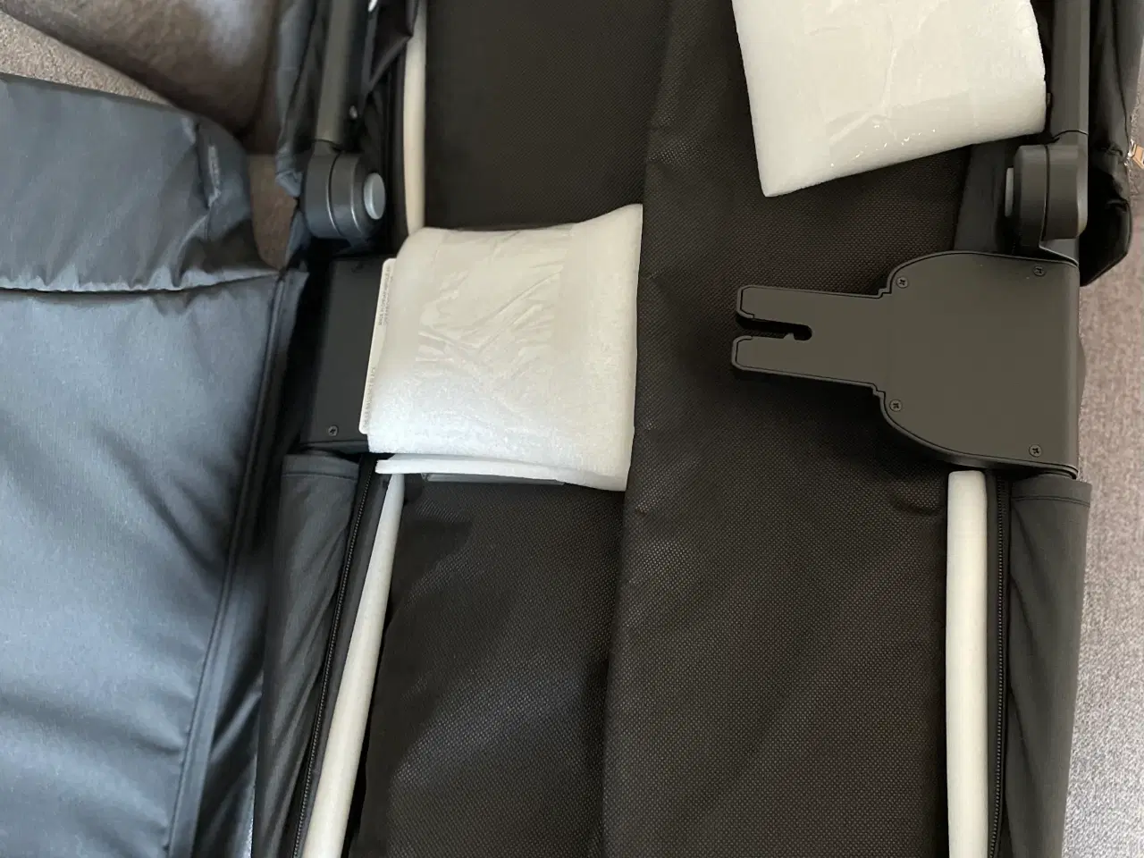 Billede 10 - Ny Thule Bassinet Lift/barnevognskasse 0-6 mdr
