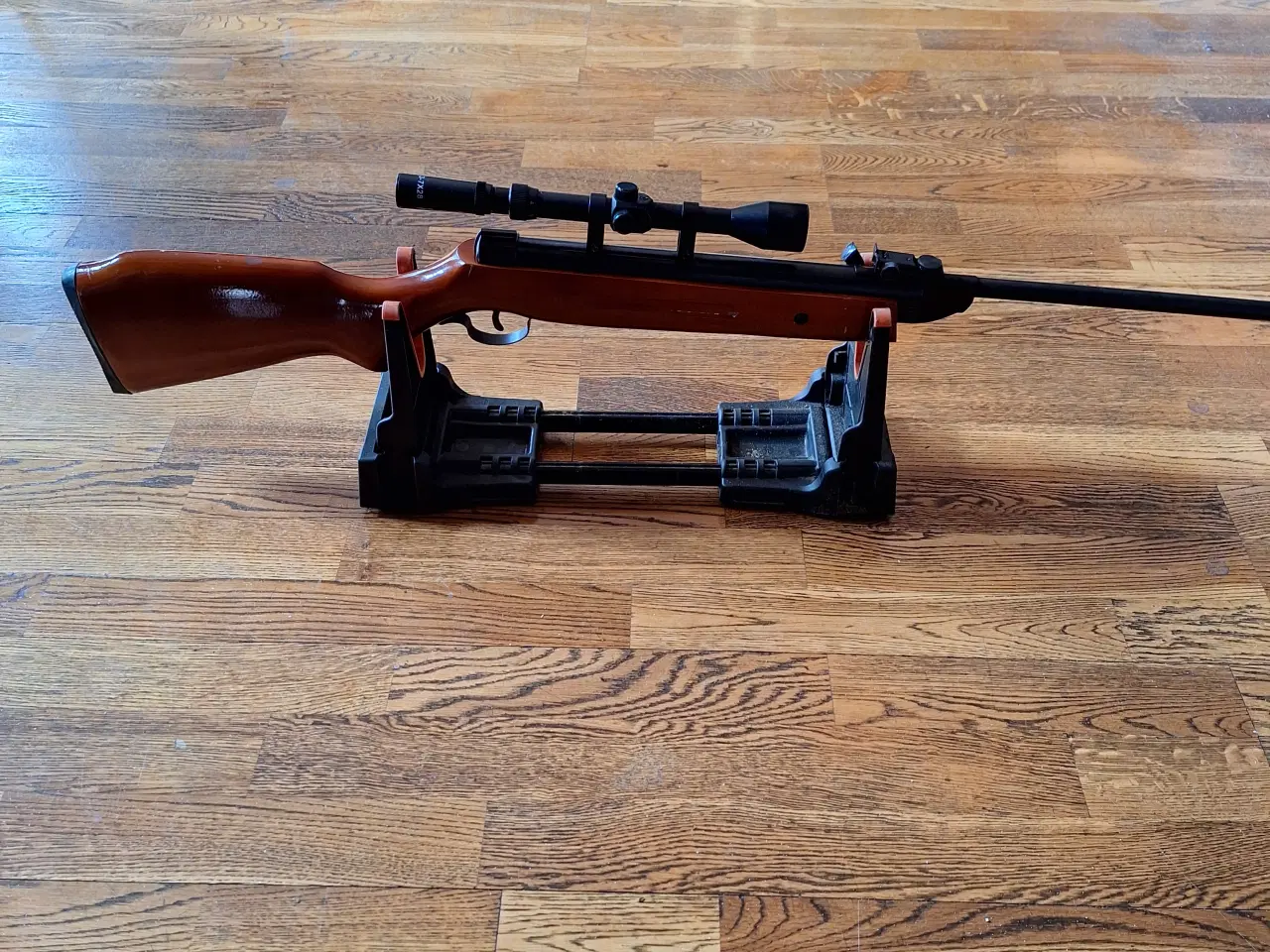 Billede 1 - NY 5,5mm luftriffel