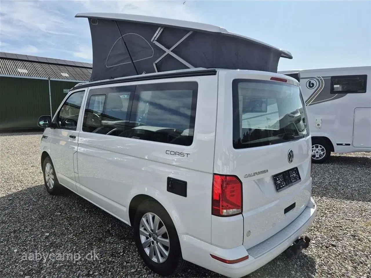 Billede 21 - 2022 - VW California Coast   Perfekt til de små veje. Markise. anhængertræk.