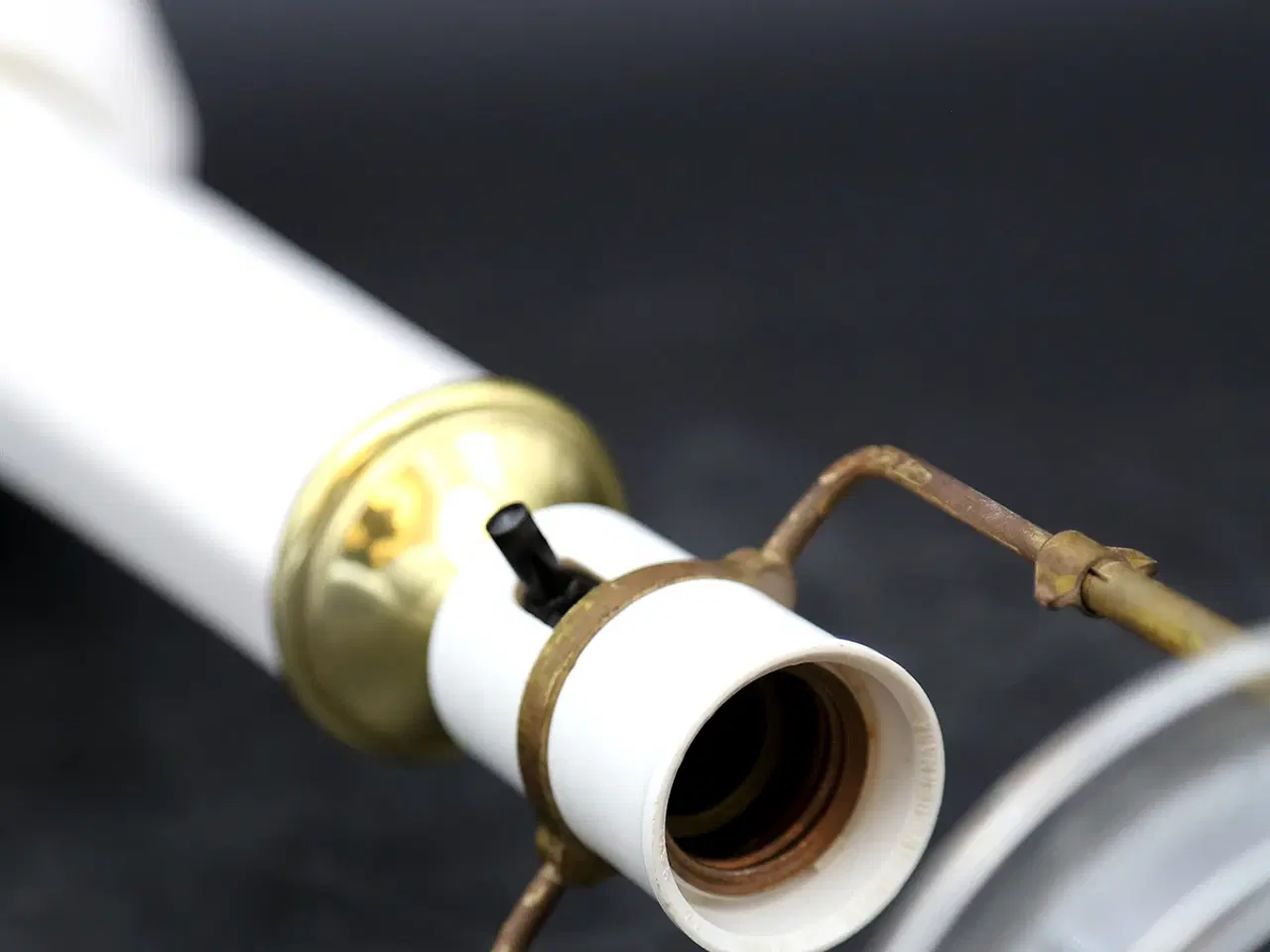 Billede 6 - Ekstra høj Heiberg bordlampe i porcelæn og messing